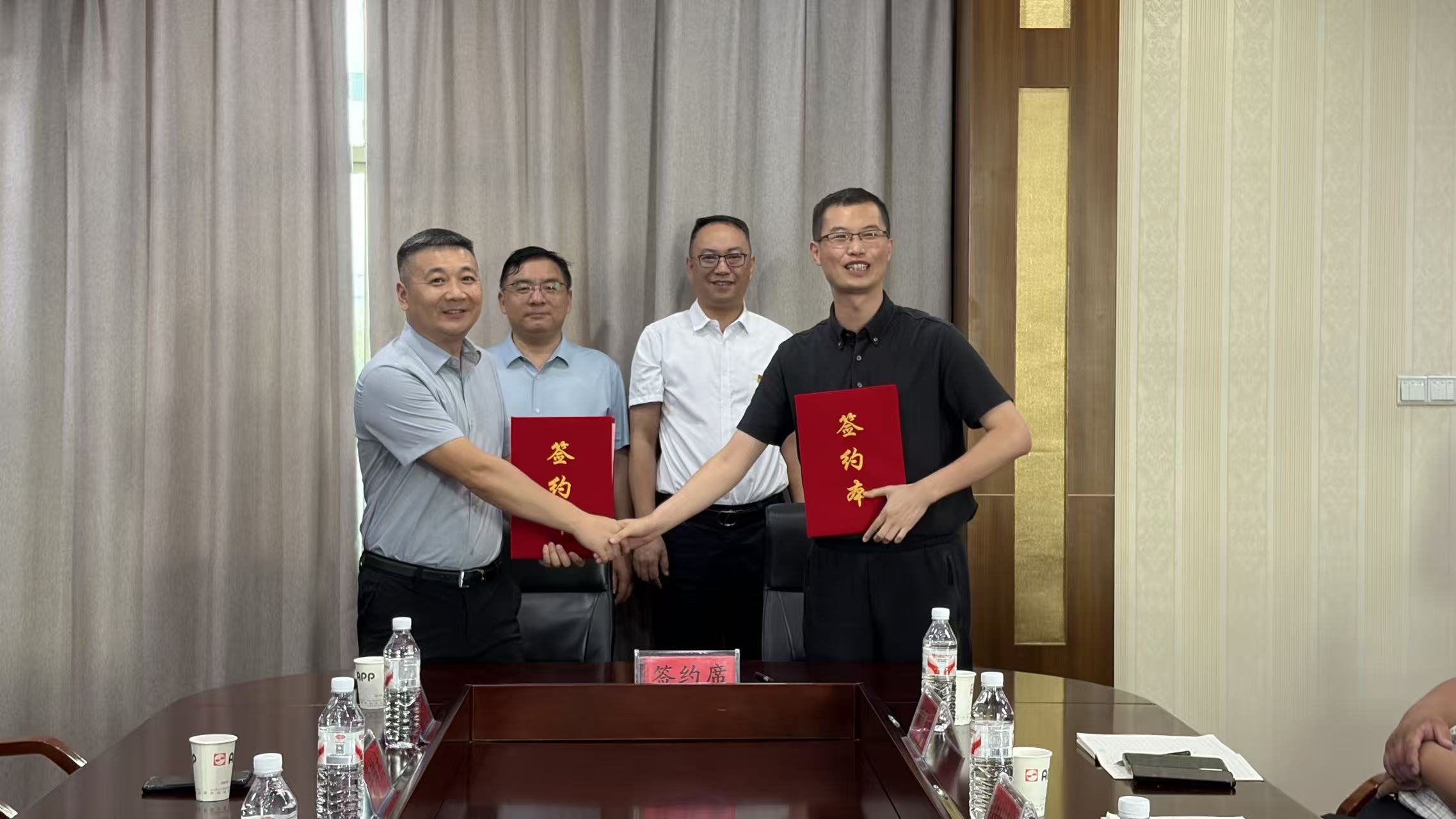 副校长朱铁壁率队前往镇江市经开区姚桥